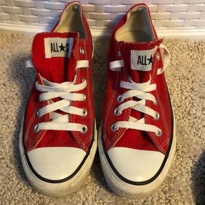 Red converse!!